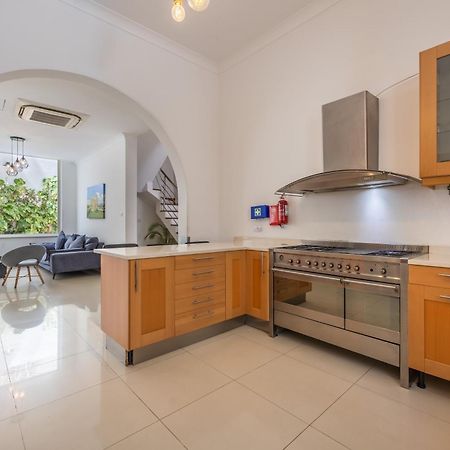 Hard To Come By - Modern & Huge House In Sliema Exterior photo