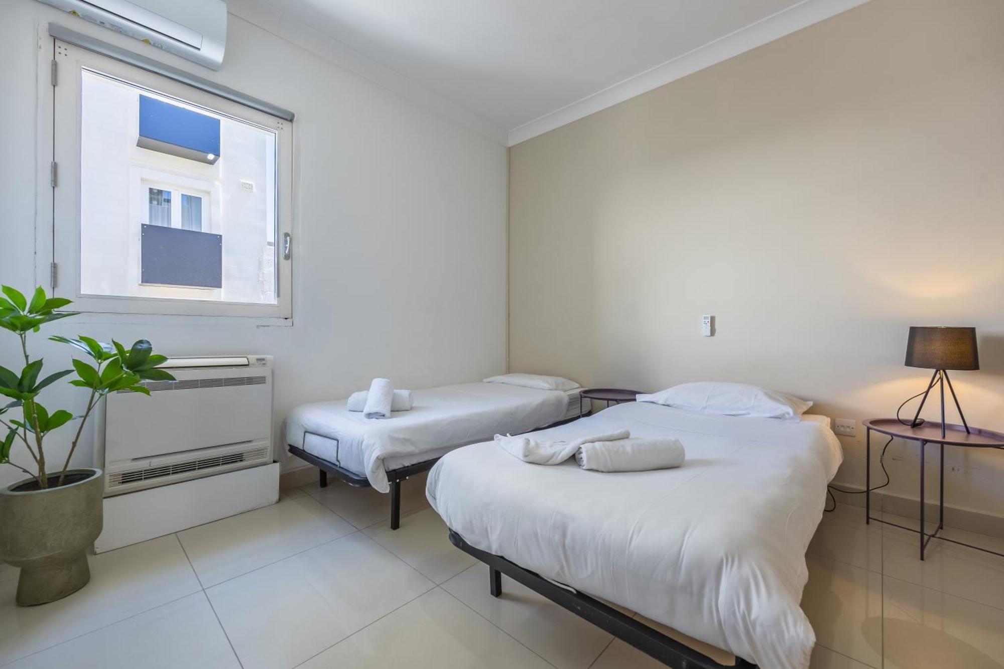 Hard To Come By - Modern & Huge House In Sliema Exterior photo