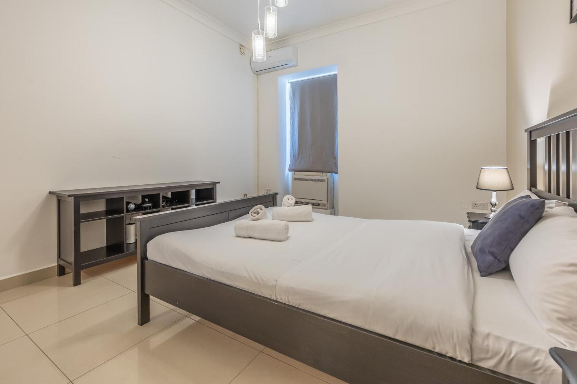 Hard To Come By - Modern & Huge House In Sliema Exterior photo