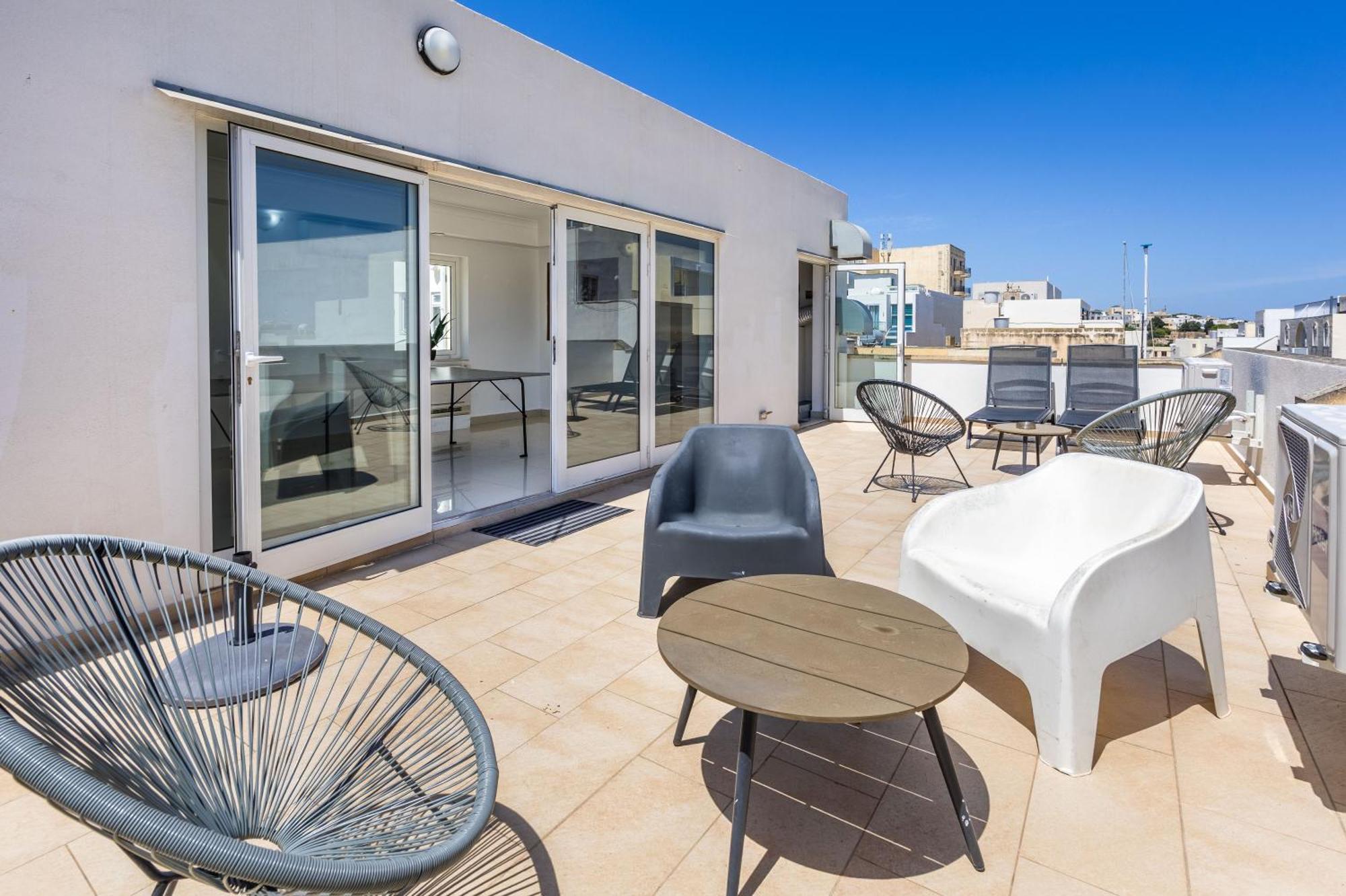 Hard To Come By - Modern & Huge House In Sliema Exterior photo