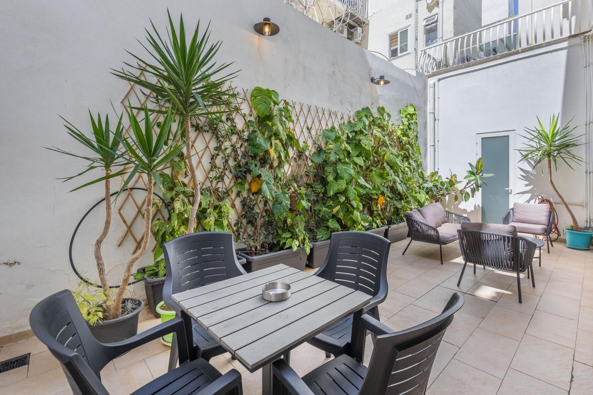 Hard To Come By - Modern & Huge House In Sliema Exterior photo